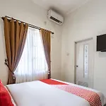 Oyo 93710 Bidara Guest House Syariah